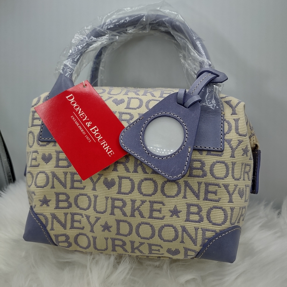 Dooney & Bourke Satchel Never Used d36